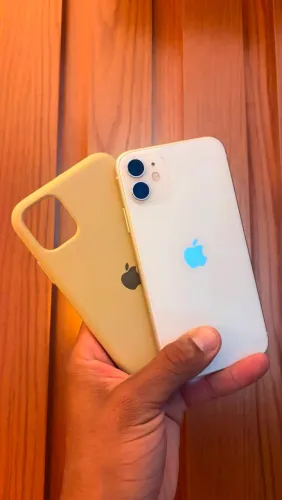 iPhone 11 ! Branco 128g todo original muito zero !