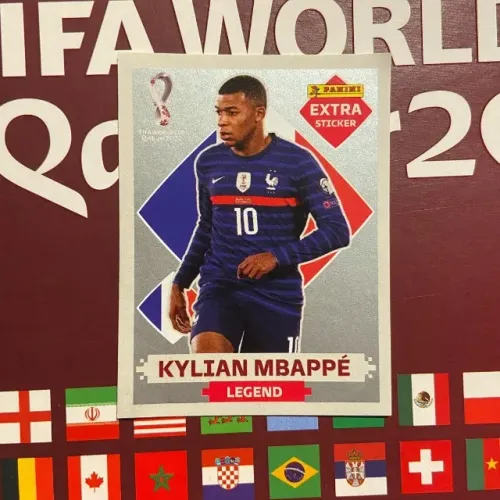 Figurinha Mbappe legend prata 2022