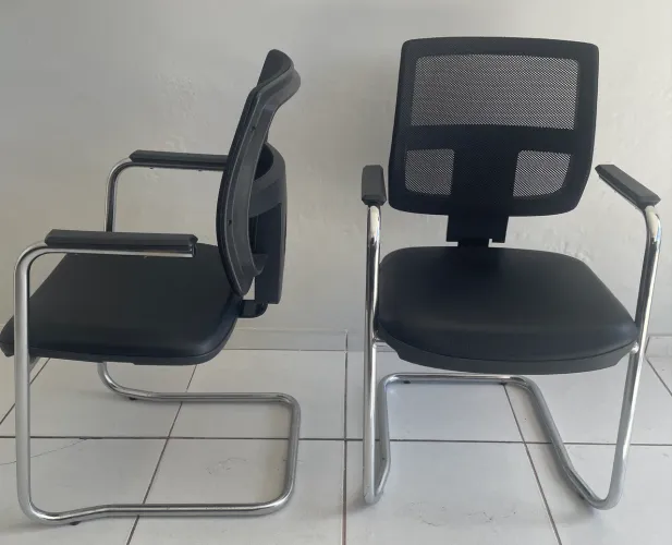 Duas Cadeira Escritório Marca PlaxMetal
