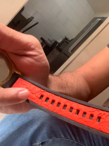 Relógio Masculino Dourado com Mostrador de Dragão e Pulseira Exclusiva (Preta e Vermelha)