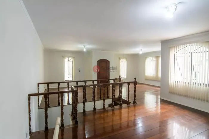 Sobrado no Jardim Têxtil com 3 quartos.