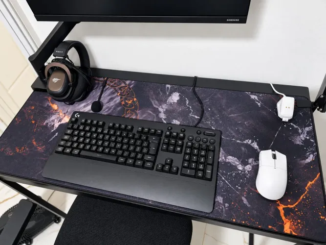 Kit Gamer Logitech G213 + Attack Shark X11 + Headset Havit + Mousepad