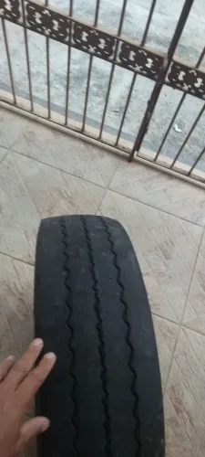 Pneu pirelli meia vida 215x75x17,5