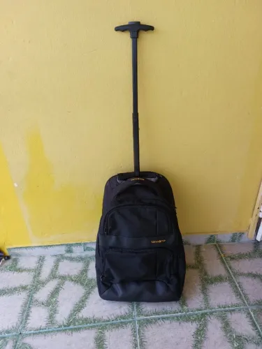 Mochila Samsonite de rodinhas preta