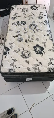 Cama Box de solteiro Ortobom  em perfeito estado