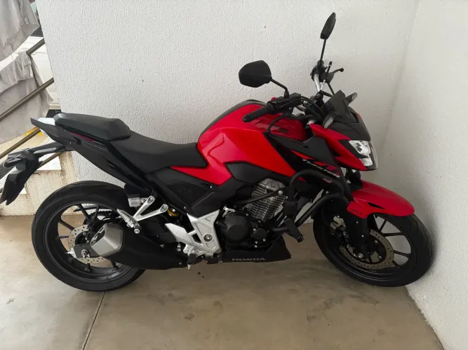 Vendo CB 300 ABS R$ 22.500,00 - km baixo