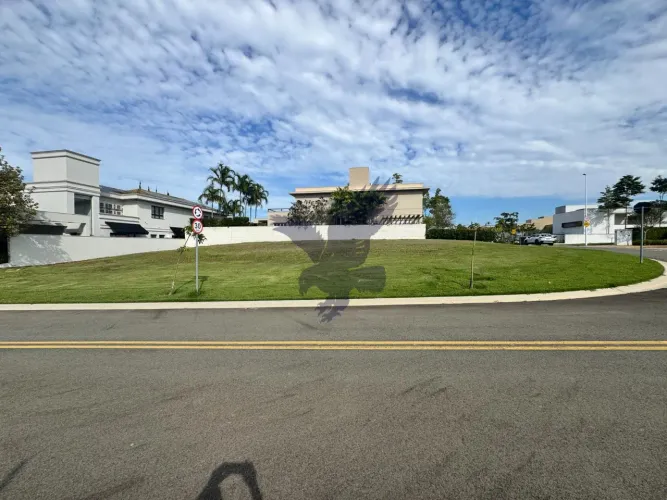 Terreno a venda no condomínio Mont Blanc Residence - Campinas