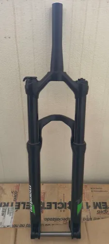 Suspensão manitou Machete aro 29 eixo boost curso 120mm zerada