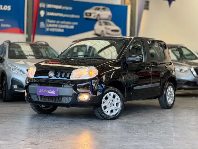 Fiat Uno Attractive 1.4 EVO Fire Flex 8V 4P 2012