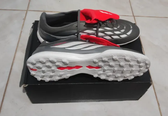 Chuteira Adidas Predator League FT TF Society