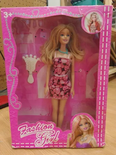 Barbie na caixa
