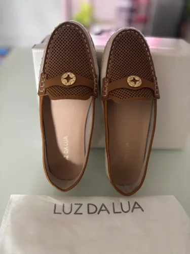 Mocassin de Couro Luz da Lua 35 Marrom e Bege Novíssimo