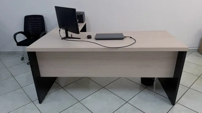 Vendo mesa para escritório 