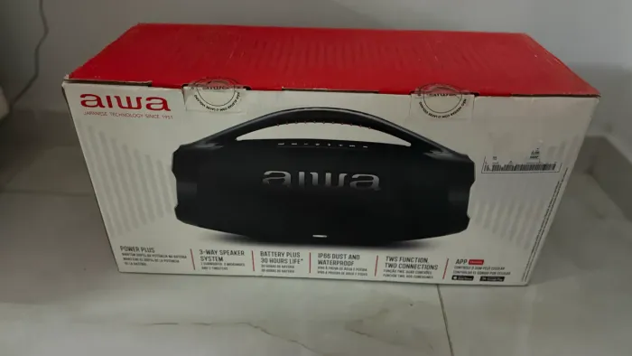 SOM AIWA