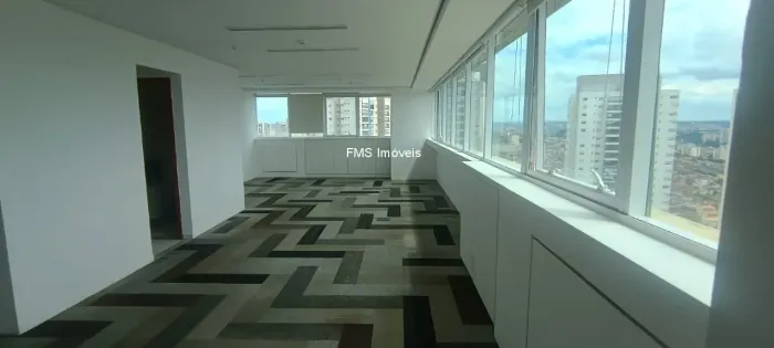 Locação de sala comercial de 75m² no Portal do Morumbi, São Paulo-SP: 2 banheiros, 2 vagas