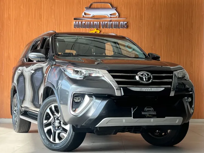 Toyota Hilux SW4 SRX 4X4 2.8 TDI 16V Dies. Aut. 2018