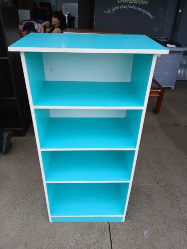 Livreiro 100% em mdf seminovo