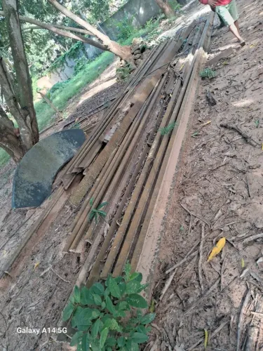 Vende-se 15 toneladas de trilho TR-57