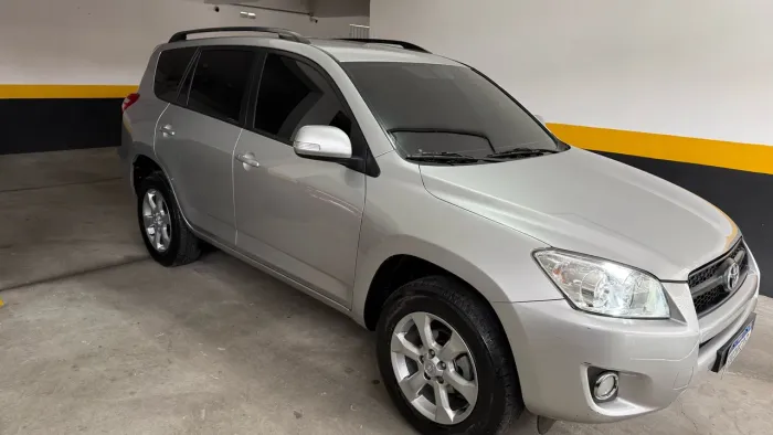 Toyota RAV4 2.4 4X2 16V 170cv Aut. 2011
