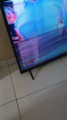 TV pra retirada de peças. 