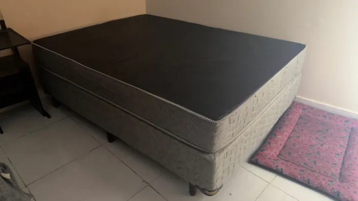 Base box com colchão de molas