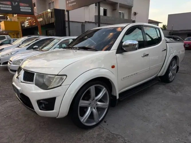 Mitsubishi L200 Triton HPE 3.5 CD V6 24V Flex Aut. 2011
