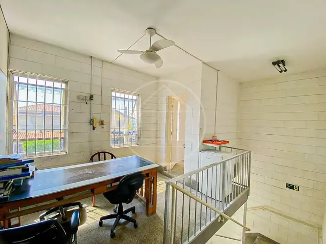 Prédio à venda no Jardim Marabá(Zona Sul)