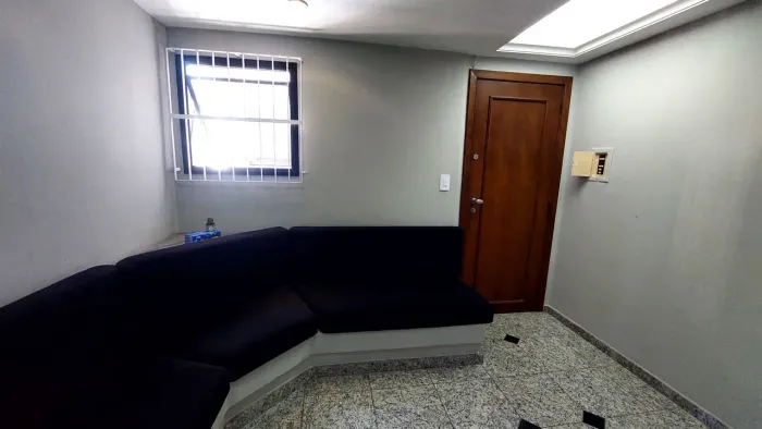 Sala comercial na Avenida Champagnat