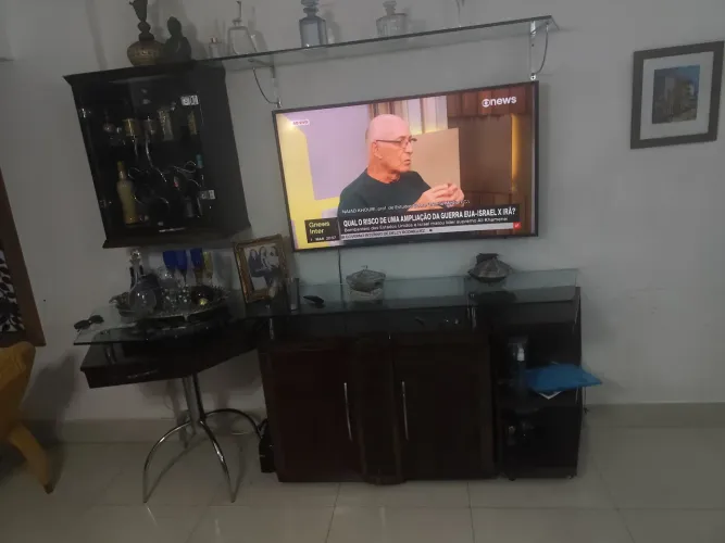 Barzinho acoplado a bufê de duas portas