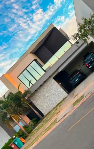 Alugo Lindo Sobrado 4 Suítes Mobiliado e Decorado 325m2 Com Piscina Condominio Parqville P