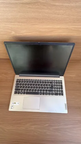 Notebook semi novo