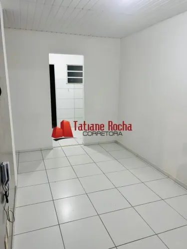 Alugo excelente casa no Condomínio Reserva Buriti.