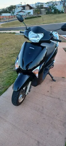 Honda lead