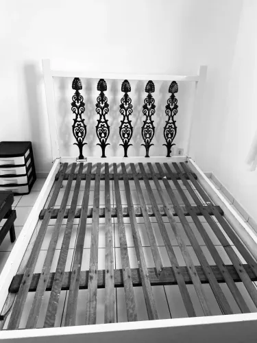 Cama casal antiguidade madeira de lei dos anos 60