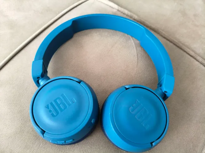 Fone de ouvido JBL Bluetooth T510bt