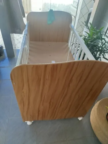 Vende-se berço 