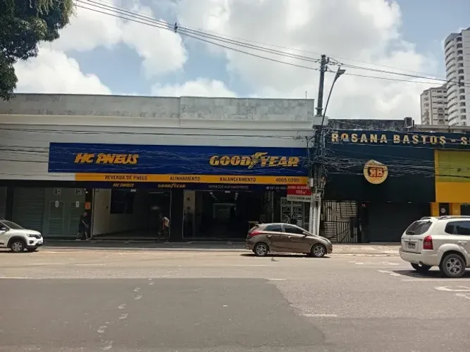 Alugo Ponto Comercial nos Altos Com 580 M²