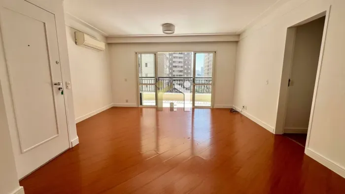 Apartamento para locação em Moema em condomínio clube com 102m², 3 dormitórios 1 suíte e 2