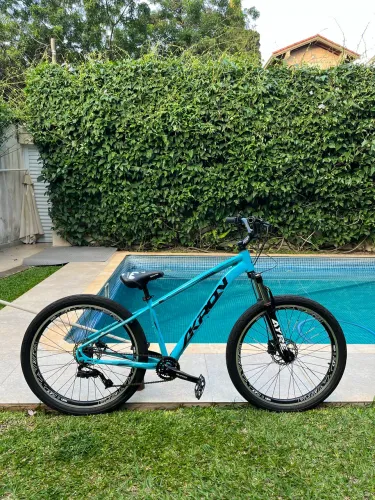 Bike mtb Dirt Jump aro 26 Akron pneus VMAXX