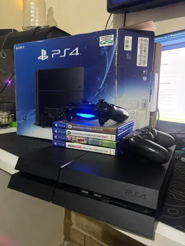 Ps4 2 controles 4 jogos