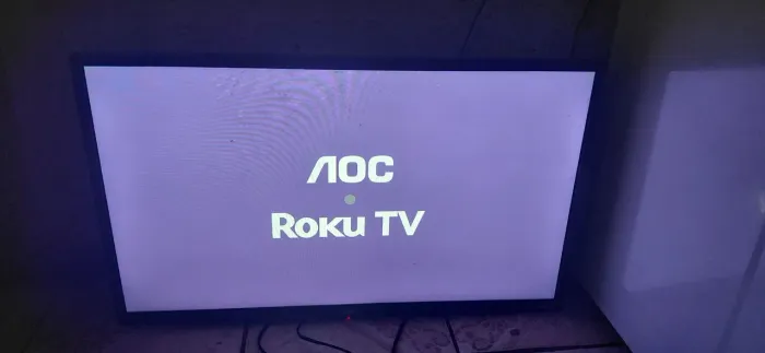 Vendo a TV AOC roku de 32 polegadas funciona tudo certinho