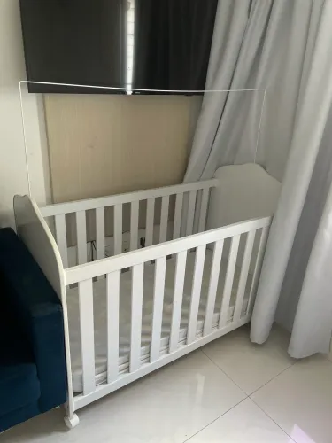 Berço colchão incluso com rodinhas 