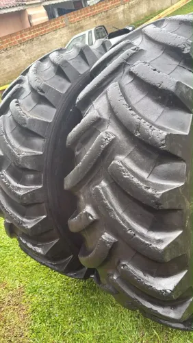 Vendo par de pneu 18.4.30 pirelli