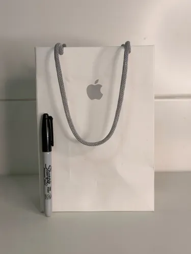 sacola de papel apple branca