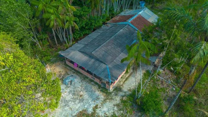 Vende-se , R$ 95.000 mil , ou troca numa casa na cidade de Manaus