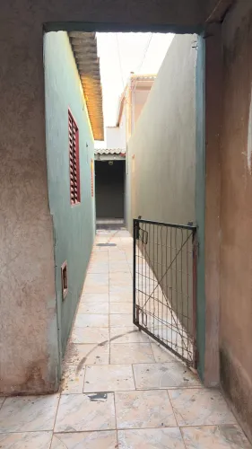 Casa de fundos para aluguel 