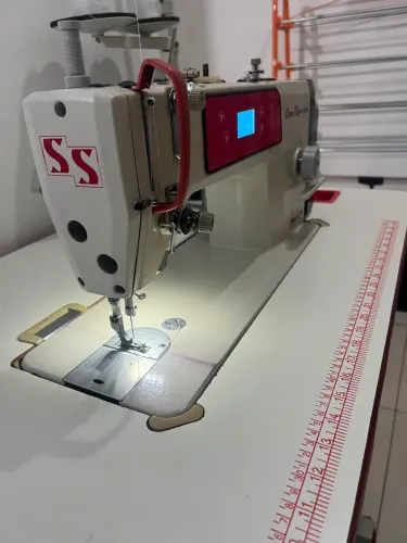 Máquina de costura reta industrial SUN SPECIAL direct Drive