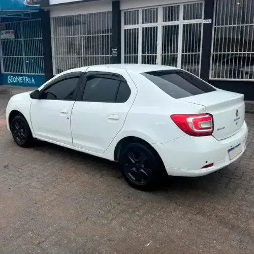 Renault Logan Dynamique Hi-flex 1.6 8V 4P 2015