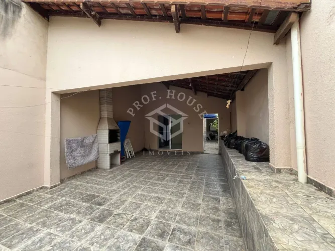 Casa no Jardim Olga Veroni, próximo à Rodovia Anhanguera, em Limeira-SP