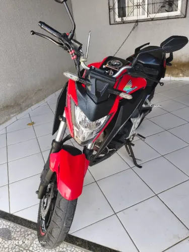 VENDO HONDA CB300F